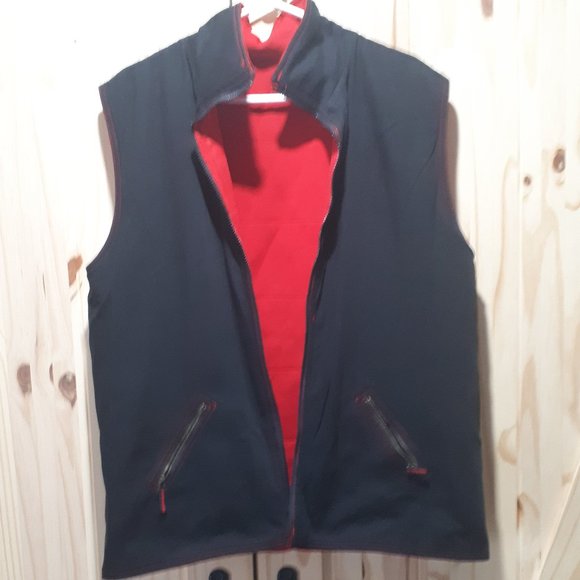 Spanner Sport two sided vest red one side and black the other side insulated. - Picture 4 of 6